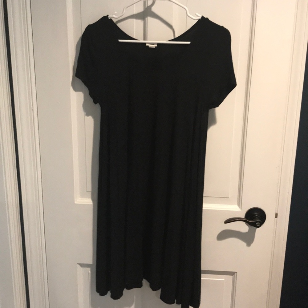 Black swing tee dress